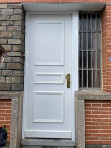 Porte FICHET Styléa blanche extérieur + moulures